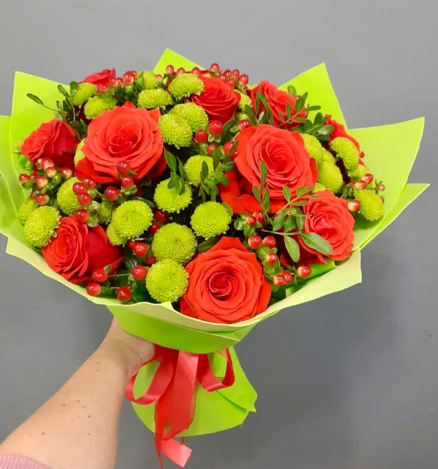 Букет цветов из: Хризантемы и Розы в Шатурторф