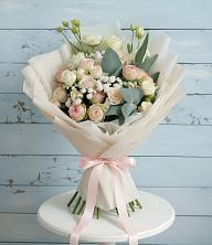 Букет цветов из:  Розы и Лизиантусы в Шатурторф
