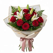 Букет цветов из:  Лилии и Розы в Шатурторф