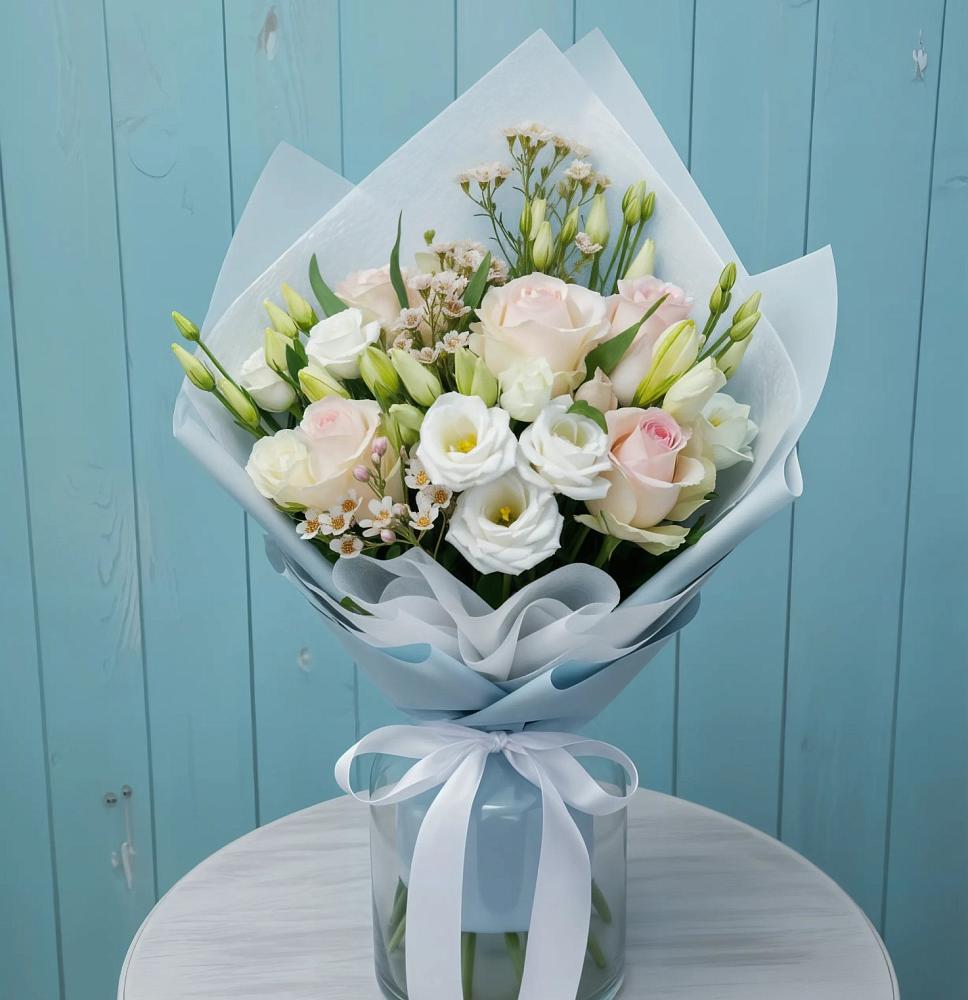 Букет цветов из: Розы и Лизиантусы в Шатурторф