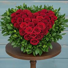 Цветочная композиция из Розы в виде сердца в Шатурторф