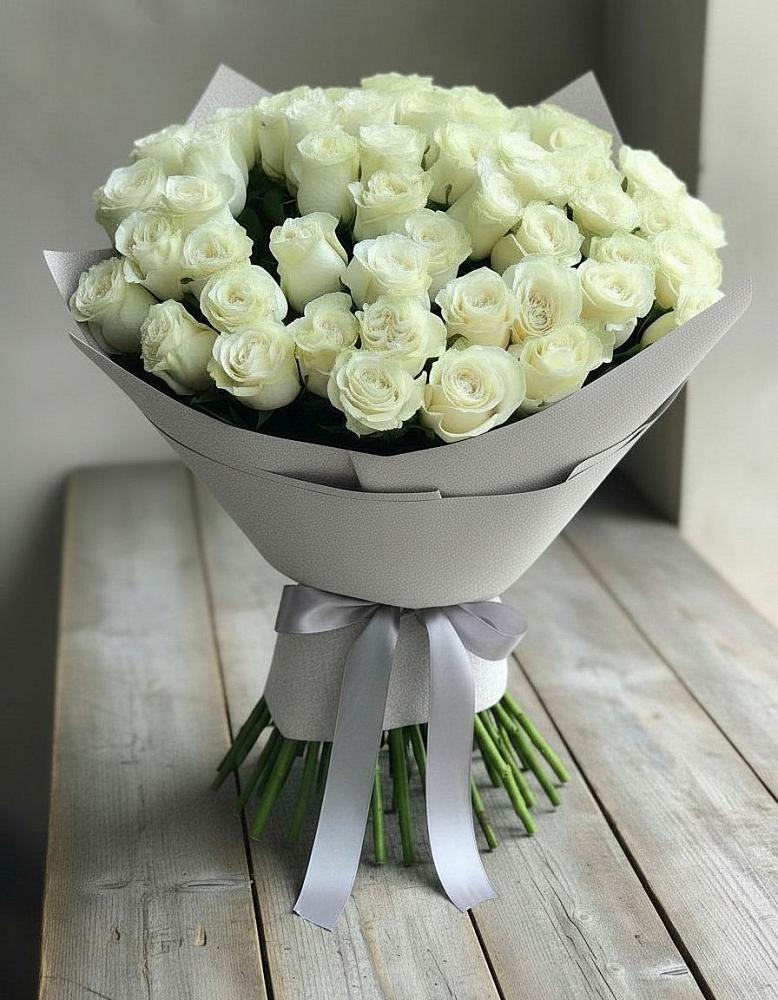 Букет 35 Белых роз в Шатурторф