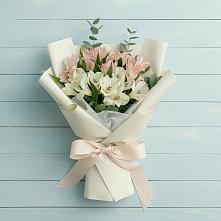 Букет цветов из:  Альстромерии в Шатурторф