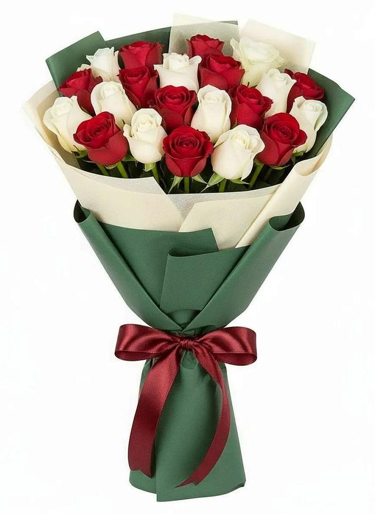 Букет Микс из красных и белых роз в Шатурторф