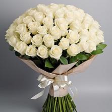 Букет 101 беля роза Белоснежка в Шатурторф