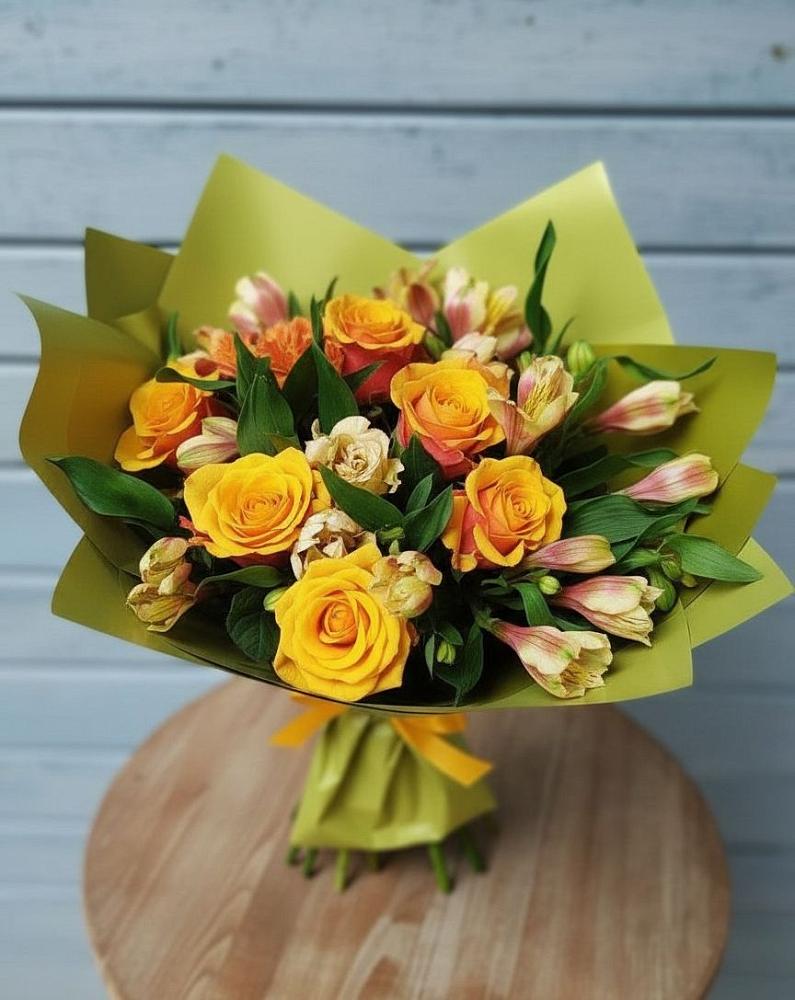 Букет цветов из: Альстромерии и Розы в Шатурторф