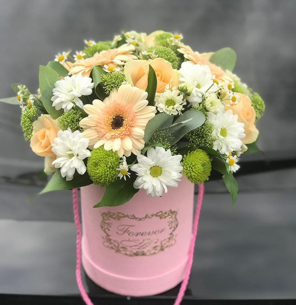 Цветочная композиция из Розы, Герберы и Хризантемы в шляпной коробке в Шатурторф