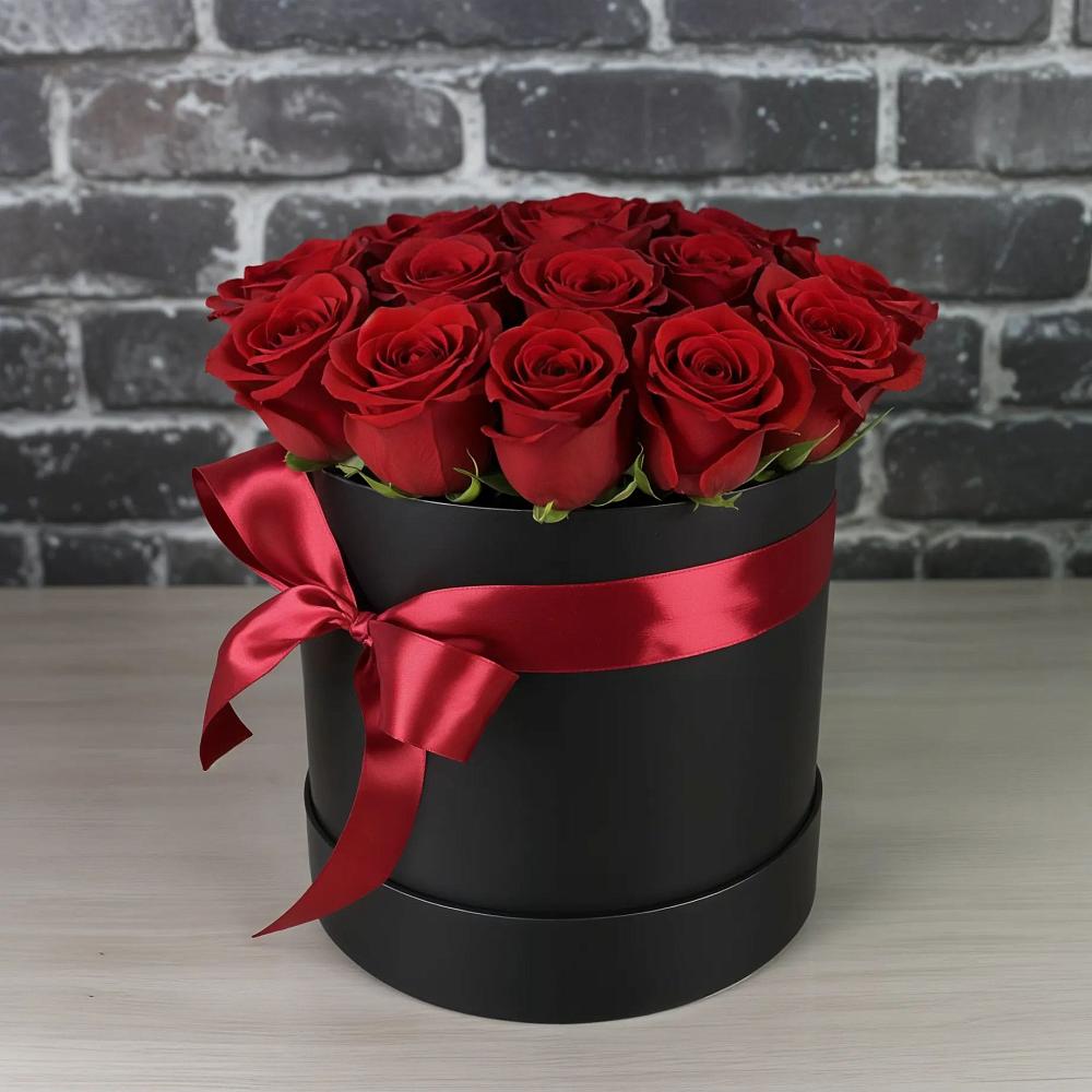 Цветочная композиция из Розы в шляпной коробке в Шатурторф