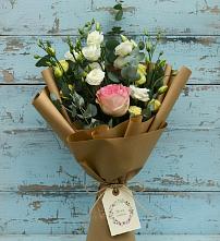 Букет цветов из:  Розы и Лизиантусы в Шатурторф