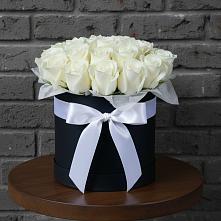 Цветочная композиция из Розы в шляпной коробке в Шатурторф